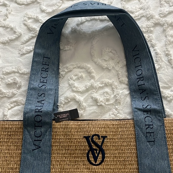 Victoria’s Secret beach bag - Picture 3 of 6